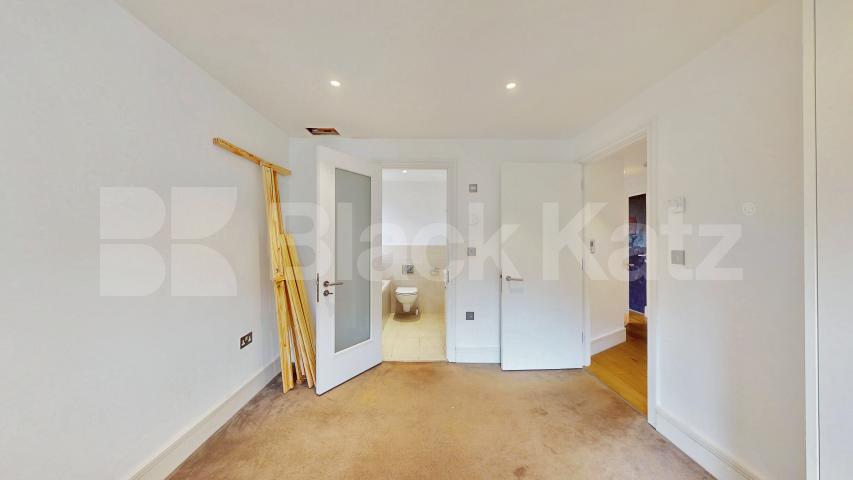 Spacious 3 bed 3 bath apartment set in a beautiful location  Adelaide Road, Primrose Hill / Chalk Farm